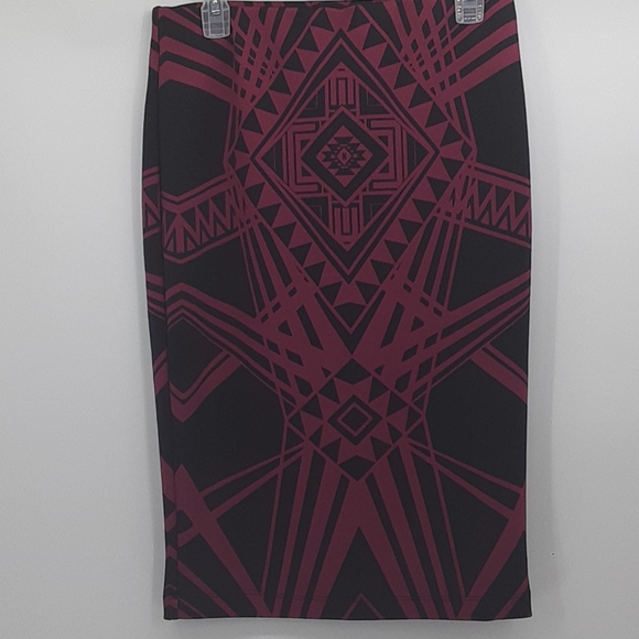 Amy Wear Black/Fuscia Bodycon Skirt - Picture 2 of 8